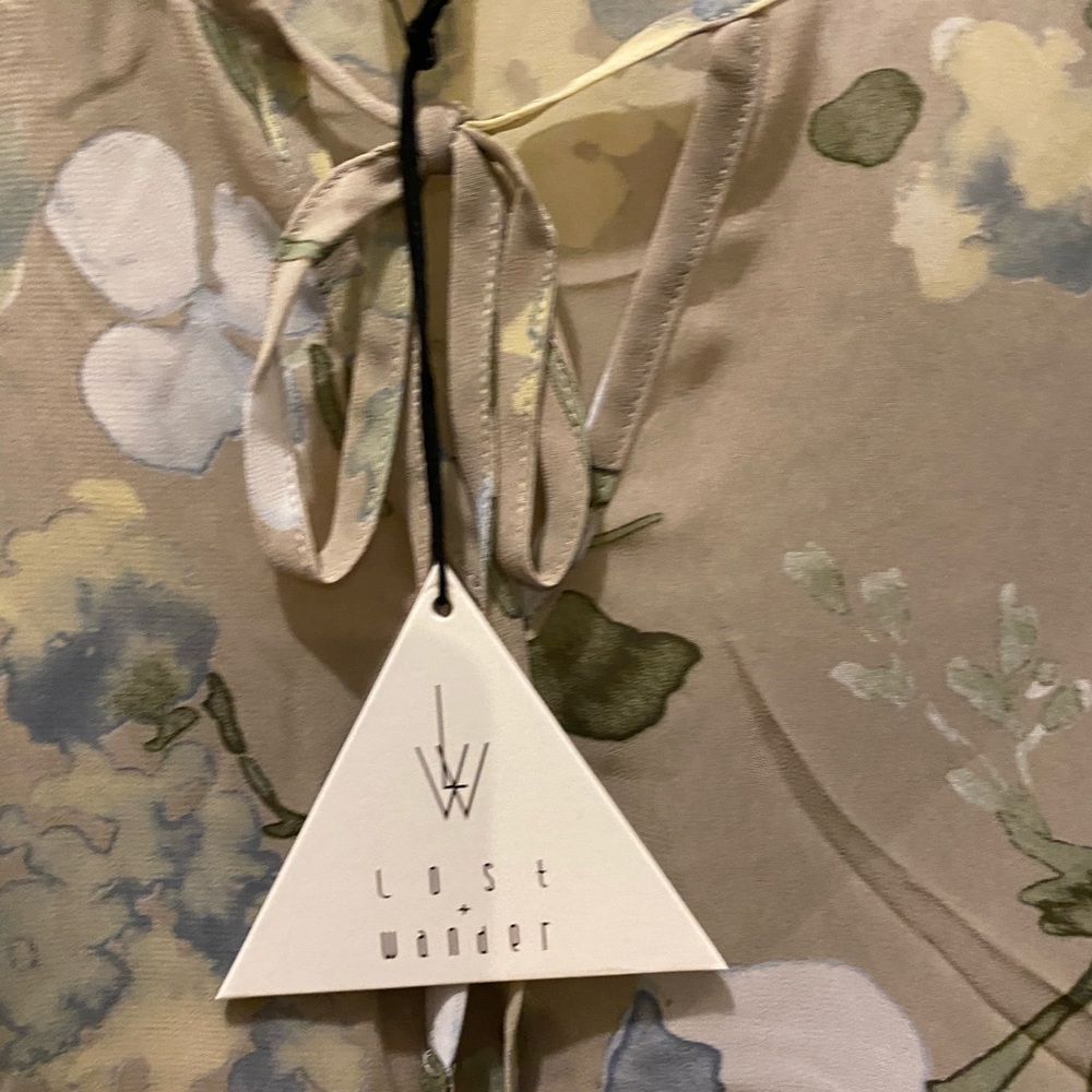 Lost + Wander Long Sleeve Cold Shoulder Top- NWT - Picture 4 of 9